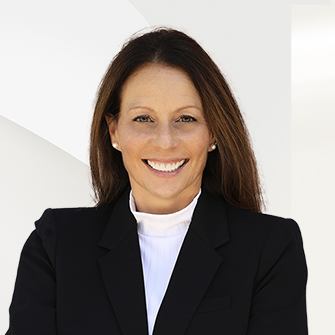 Julie Giffin Headshot