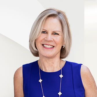 Carrie Grochow Headshot