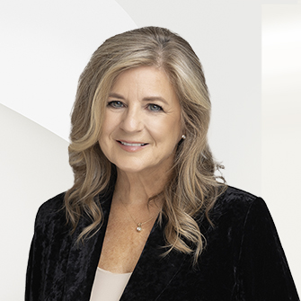 Shari Wojtowecz Headshot
