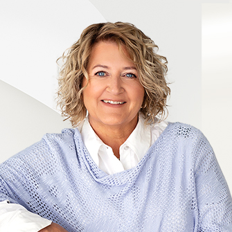 Donna Van't Hof Headshot