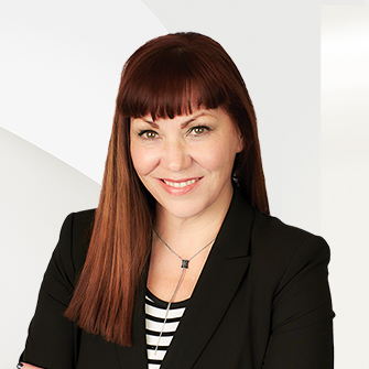 Julie Ragusa Headshot