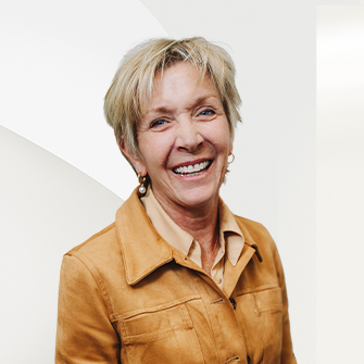 Kathy Loidolt Headshot