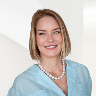 Amy Powell Headshot