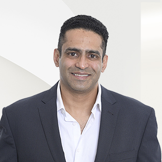 Elias Ben Khelifa Headshot