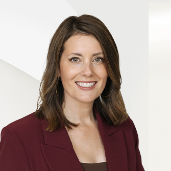 Molly Holahan Headshot